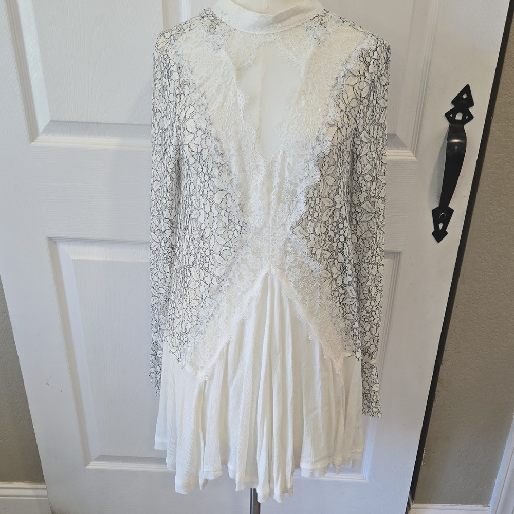 Free People Tell‎ Tale Heart Lace Mini Dress Ivory Black Long Sleeve Small